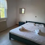 Βίλα Leon Mare *